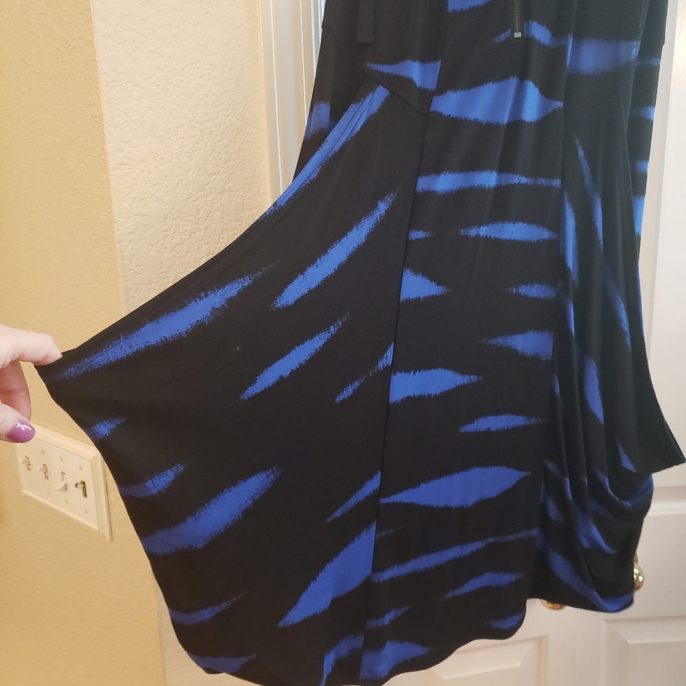 Dress - Picture 2 of 4